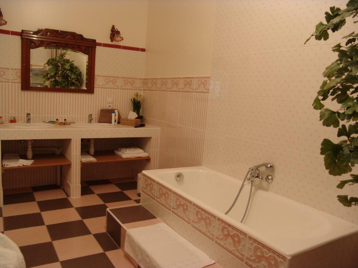 Hotel Le Domaine De Pomone Woinville Zewnętrze zdjęcie